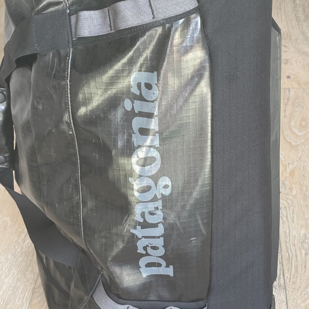 Patagonia Black Hole Wheeled Duffel 70L - 1st Gen (Style 49382) - Picture 2 of 8